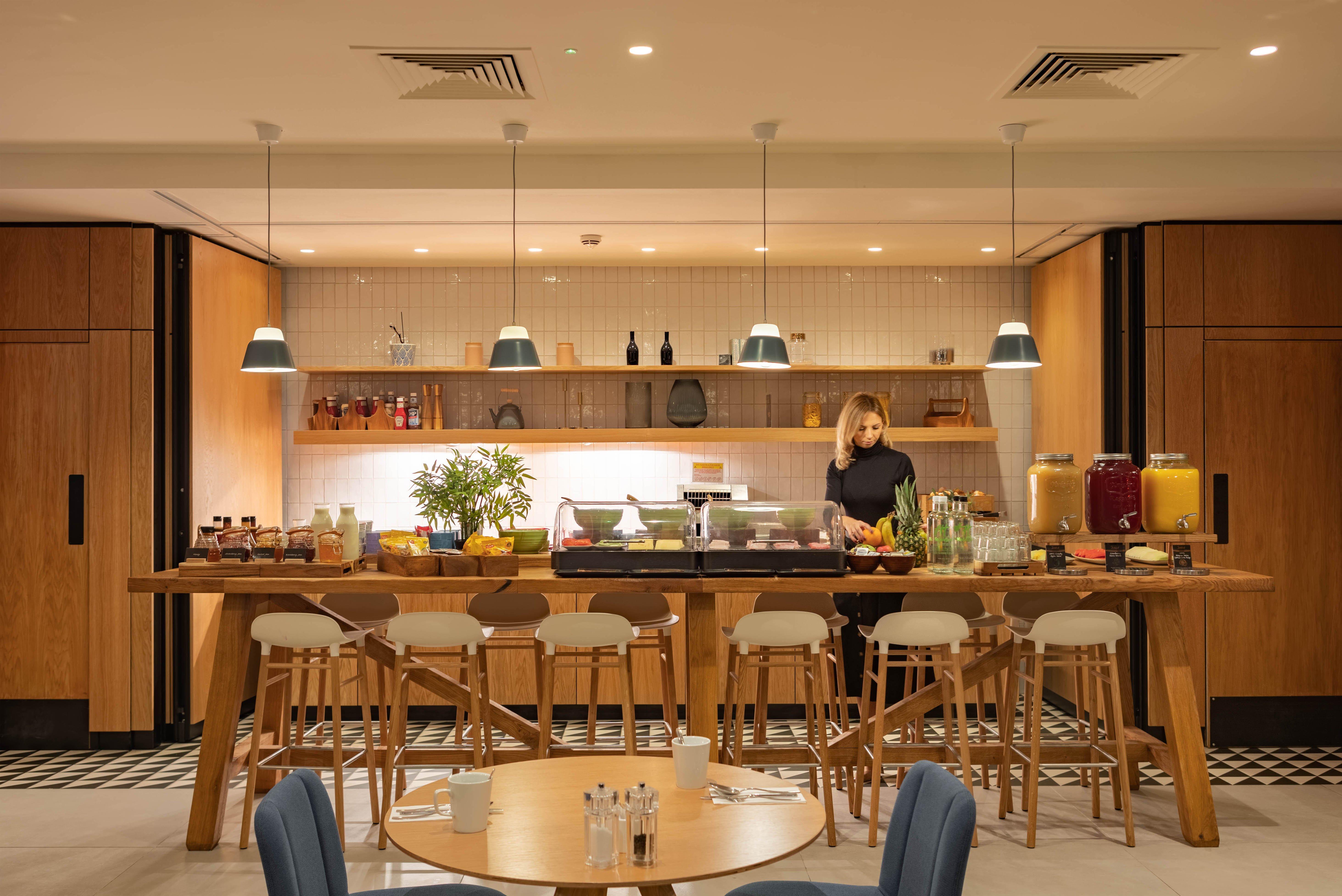 Holiday Inn London - Whitechapel By Ihg Bagian luar foto